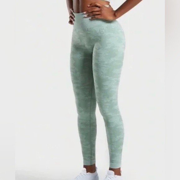 Gymshark Camo Leggings - Picture 3 of 8